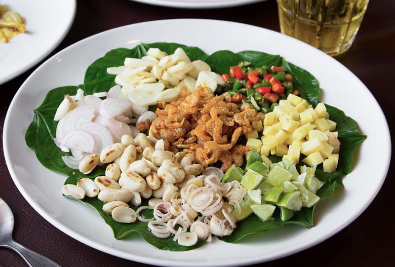 ไก่สามอย่าง