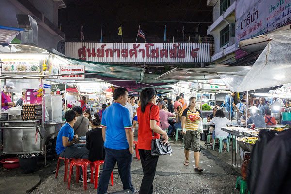 ตลาดโชคชัย 4